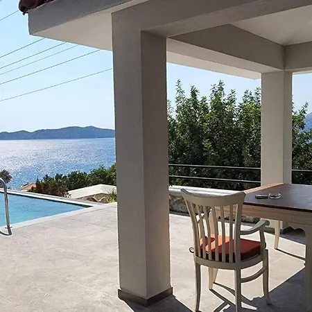 Marmaris'te Denize Yakin, Havuzlu Villa-awz172 מרמריס