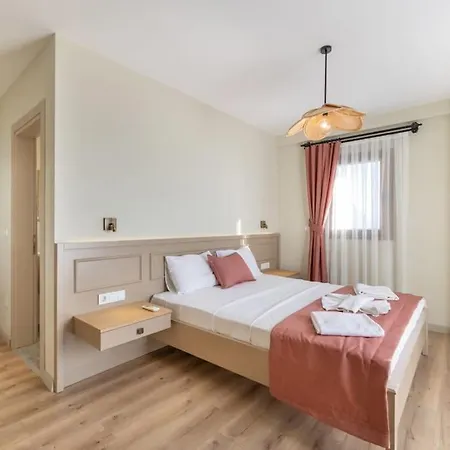 Marmaris'te Denize Yakin, Havuzlu Villa-awz172 * מרמריס