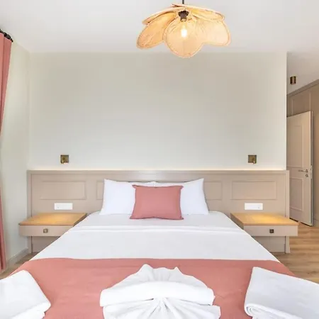 וילה Marmaris'te Denize Yakin, Havuzlu Villa-awz172
